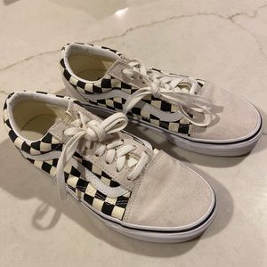 Vans Checkered Low Top Sneakers - 7.5